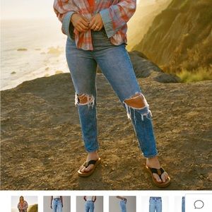 American Eagle ripped Mom Jean
